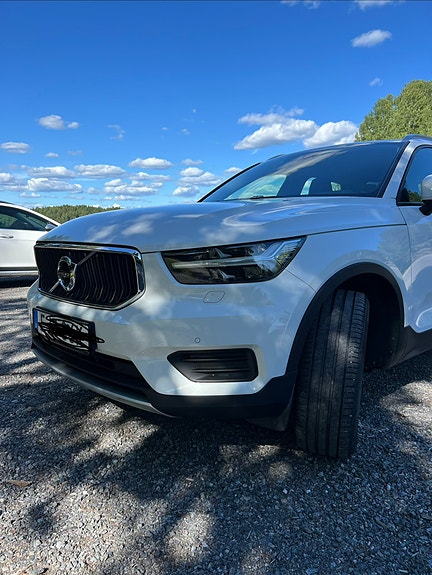 Volvo XC40 4 of 5