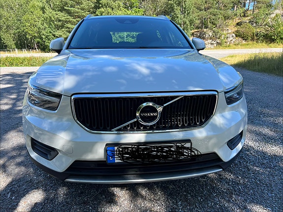 Volvo XC40 3 of 5