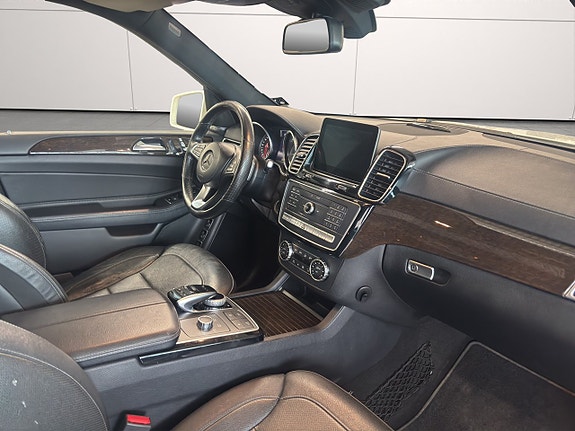 Mercedes-Benz GLS350 d 19 of 26