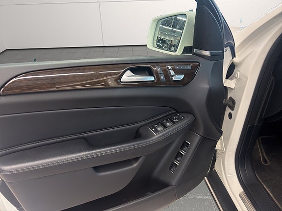 Mercedes-Benz GLS350 d 10 of 26
