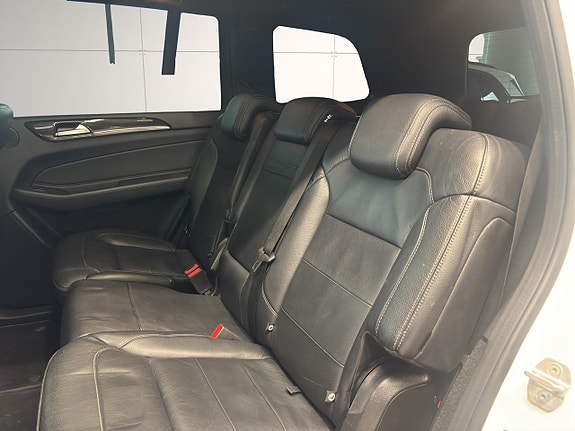 Mercedes-Benz GLS350 d 22 of 26