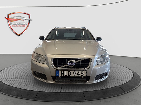 Volvo V70 2 of 5
