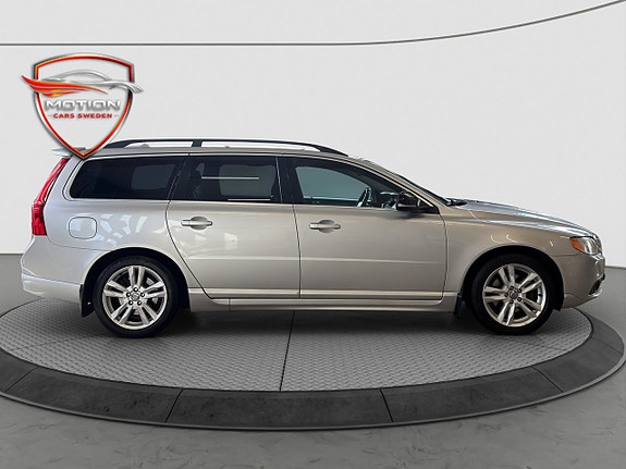 Volvo V70 4 of 5