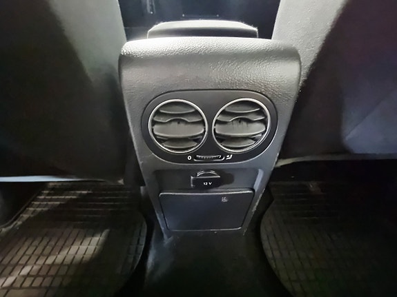 Volkswagen Golf Plus 12 of 23