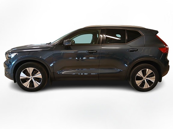 Volvo XC40 3 of 5