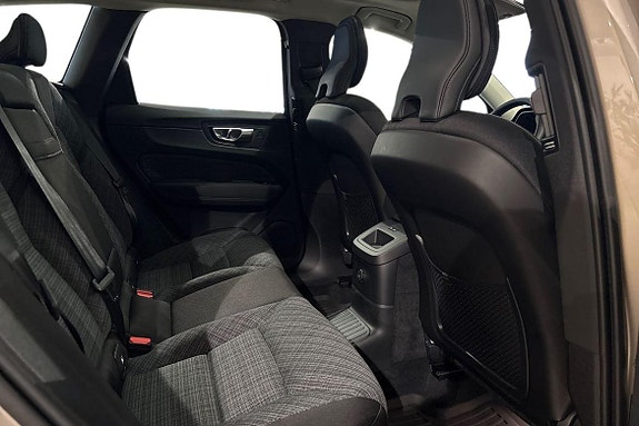 Volvo XC60 9 of 30