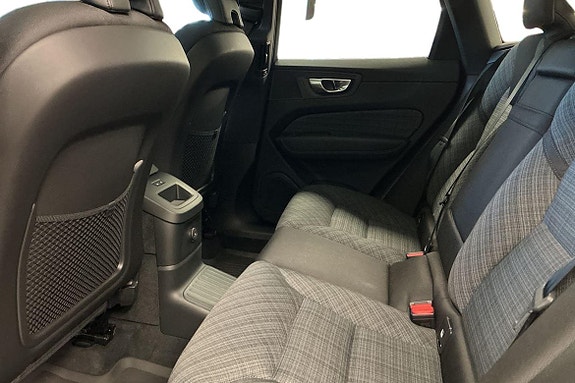 Volvo XC60 15 of 30