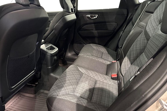 Volvo XC60 16 of 30