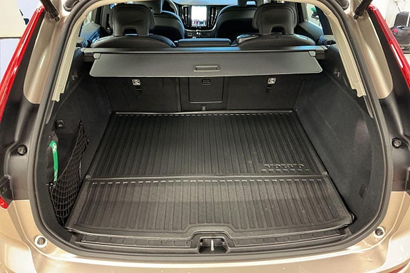 Volvo XC60 14 of 30