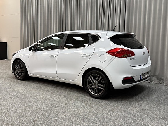 Kia Ceed 3 of 5