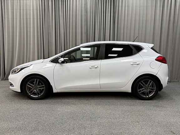 Kia Ceed 2 of 5