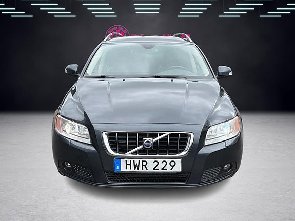 Volvo V70 4 of 21