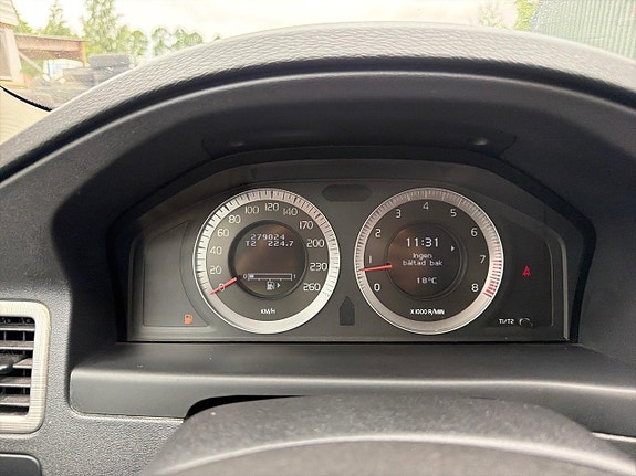 Volvo V70 12 of 21