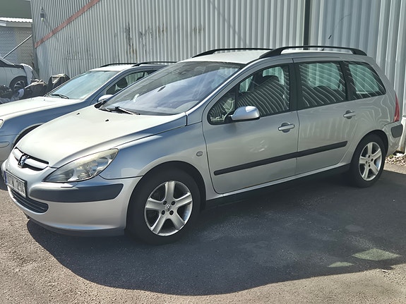 Peugeot 307 2 of 5
