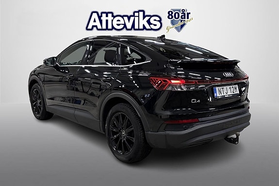 Audi Q4 e-tron 4 of 5