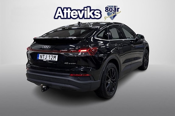 Audi Q4 e-tron 3 of 5