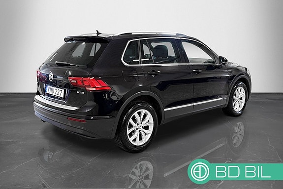 Volkswagen Tiguan 4 of 5