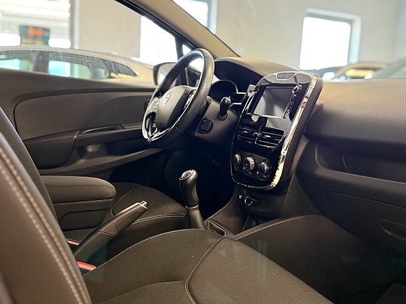 Renault Clio 11 of 13