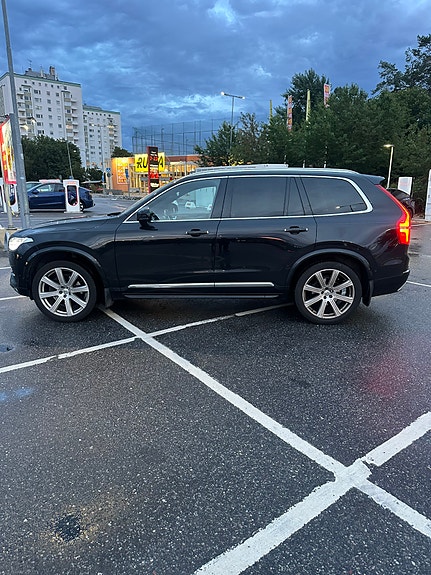 Volvo XC90 3 of 5