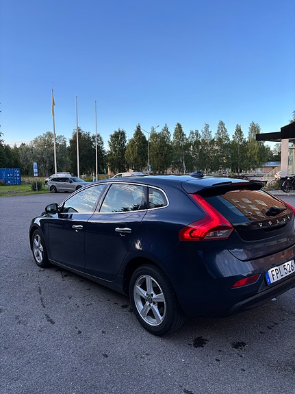 Volvo V40 5 of 5