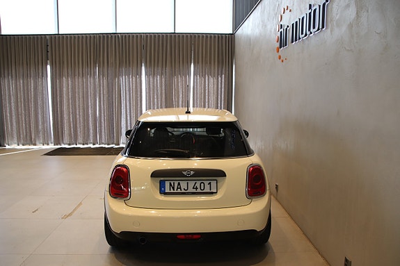 MINI One 5 of 16