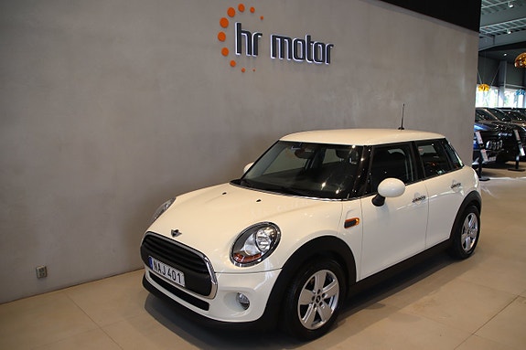 MINI One 3 of 16