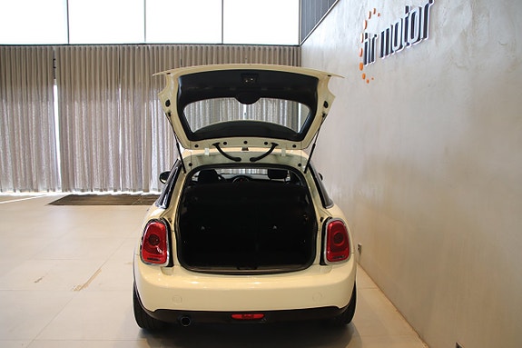 MINI One 6 of 16