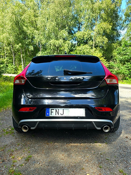 Volvo V40 3 of 5