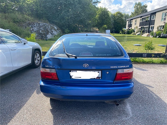 Toyota Corolla 2 of 5