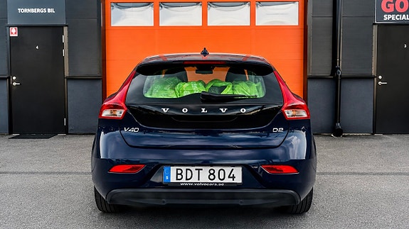 Volvo V40 2 of 4