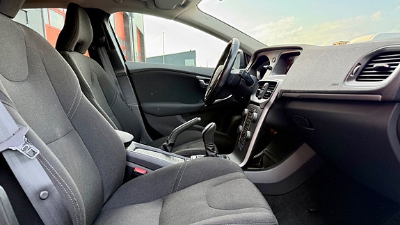 Volvo V40 16 of 19