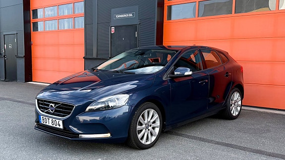 Volvo V40 3 of 19