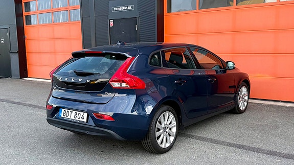 Volvo V40 7 of 19
