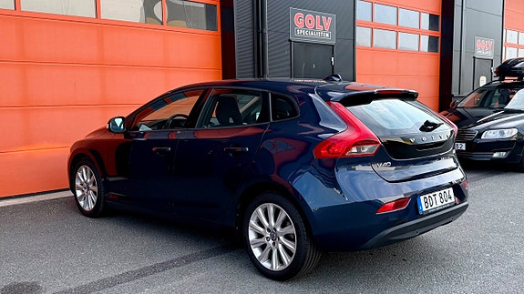 Volvo V40 8 of 19