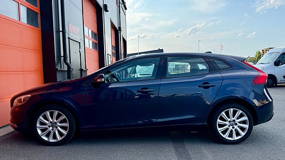Volvo V40 10 of 19