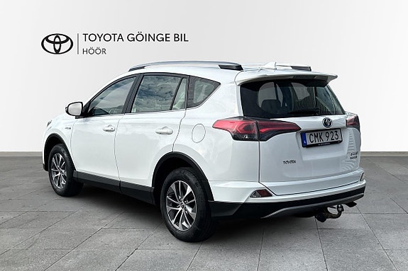 Toyota RAV4 2 of 5