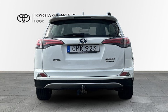 Toyota RAV4 4 of 5