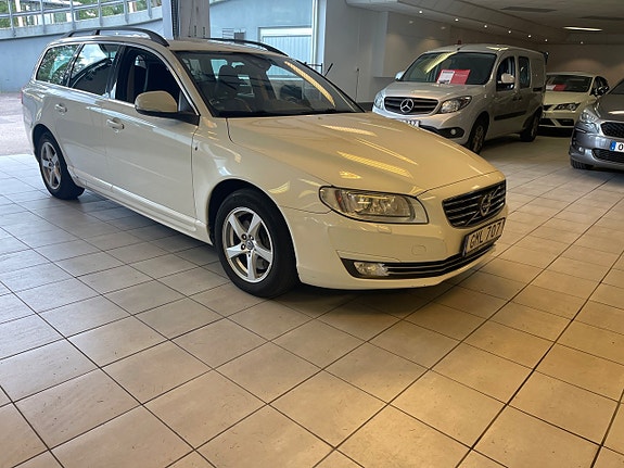 Volvo V70 3 of 5