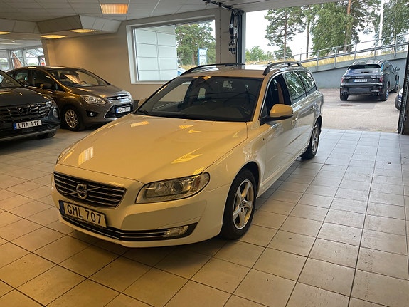 Volvo V70 2 of 5