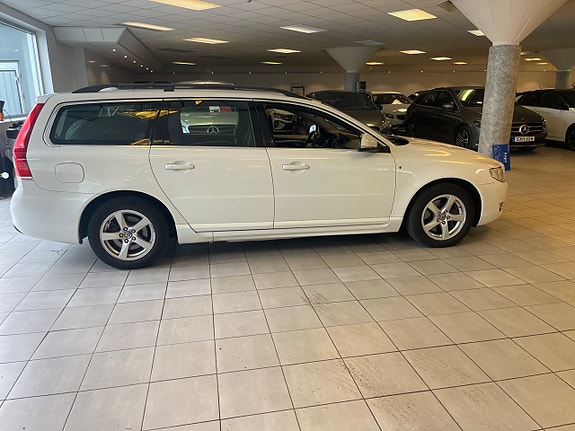 Volvo V70 4 of 5