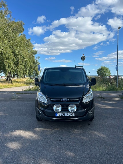 Ford Transit Custom 2 of 5