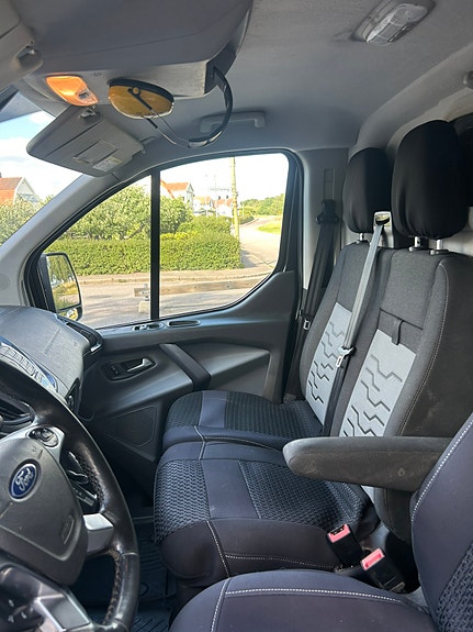Ford Transit Custom 15 of 19