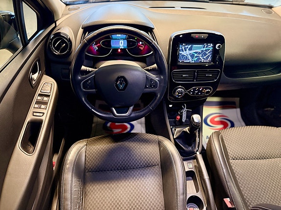 Renault Clio 9 of 14