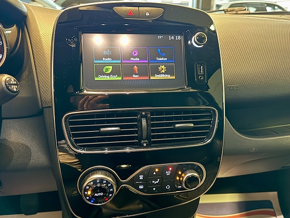 Renault Clio 12 of 14