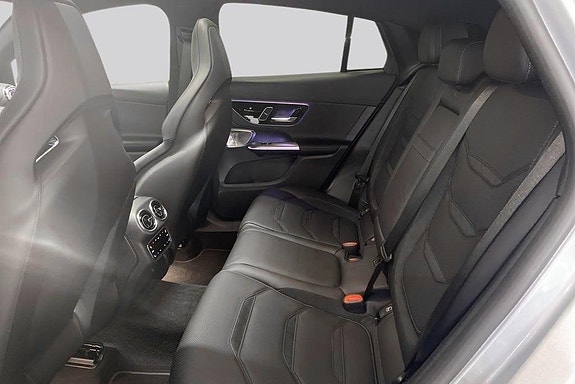 Mercedes-Benz GLC300 e 9 of 16