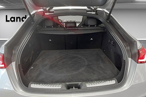 Mercedes-Benz GLC300 e 14 of 16