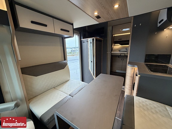 Knaus R15 10 of 19