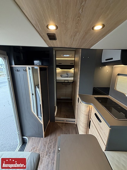 Knaus R15 12 of 19