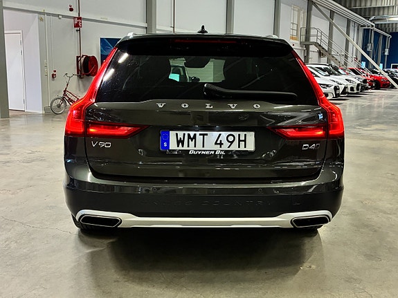 Volvo V90 Cross Country 4 of 5