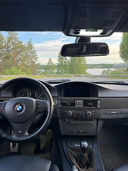 BMW 335i 6 of 6
